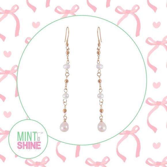 Jewelry - White Freshwater Pearl Earrings in Goldstone